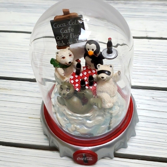 Coca-Cola Polar Bears Coca-Cola Cafe Domed Globe Limited Edition Frankli… - Picture 1 of 14